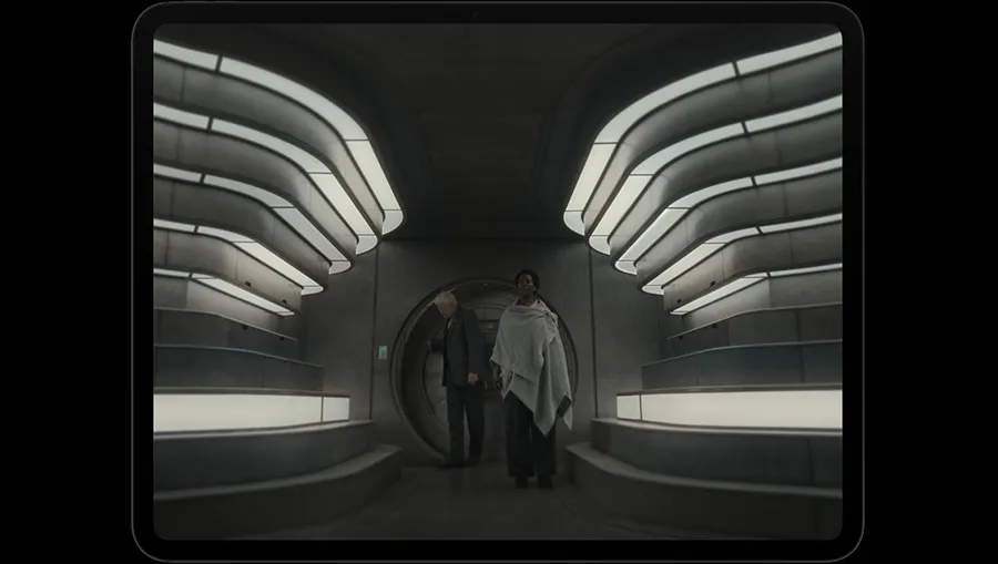 Дисплей Ultra Retina XDR Tandem OLED на планшете iPad Pro 13 M5